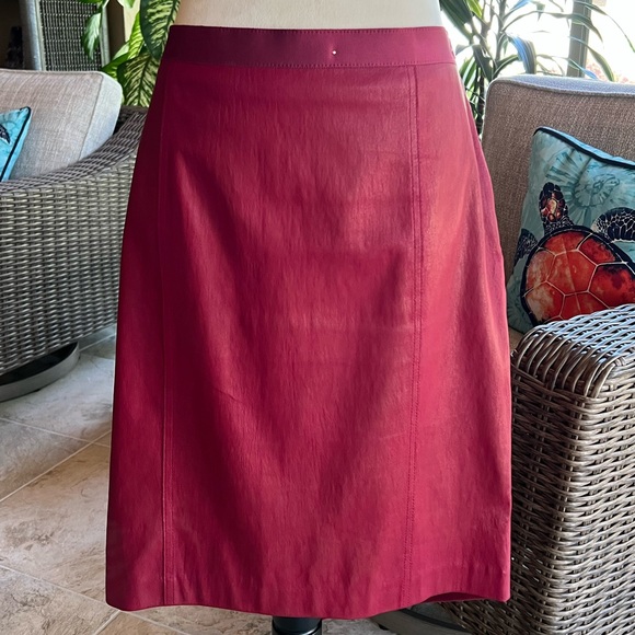 Elie Tahari red 100% leather skirt, fully lined with hidden zipper closure/vent. - Picture 1 of 2